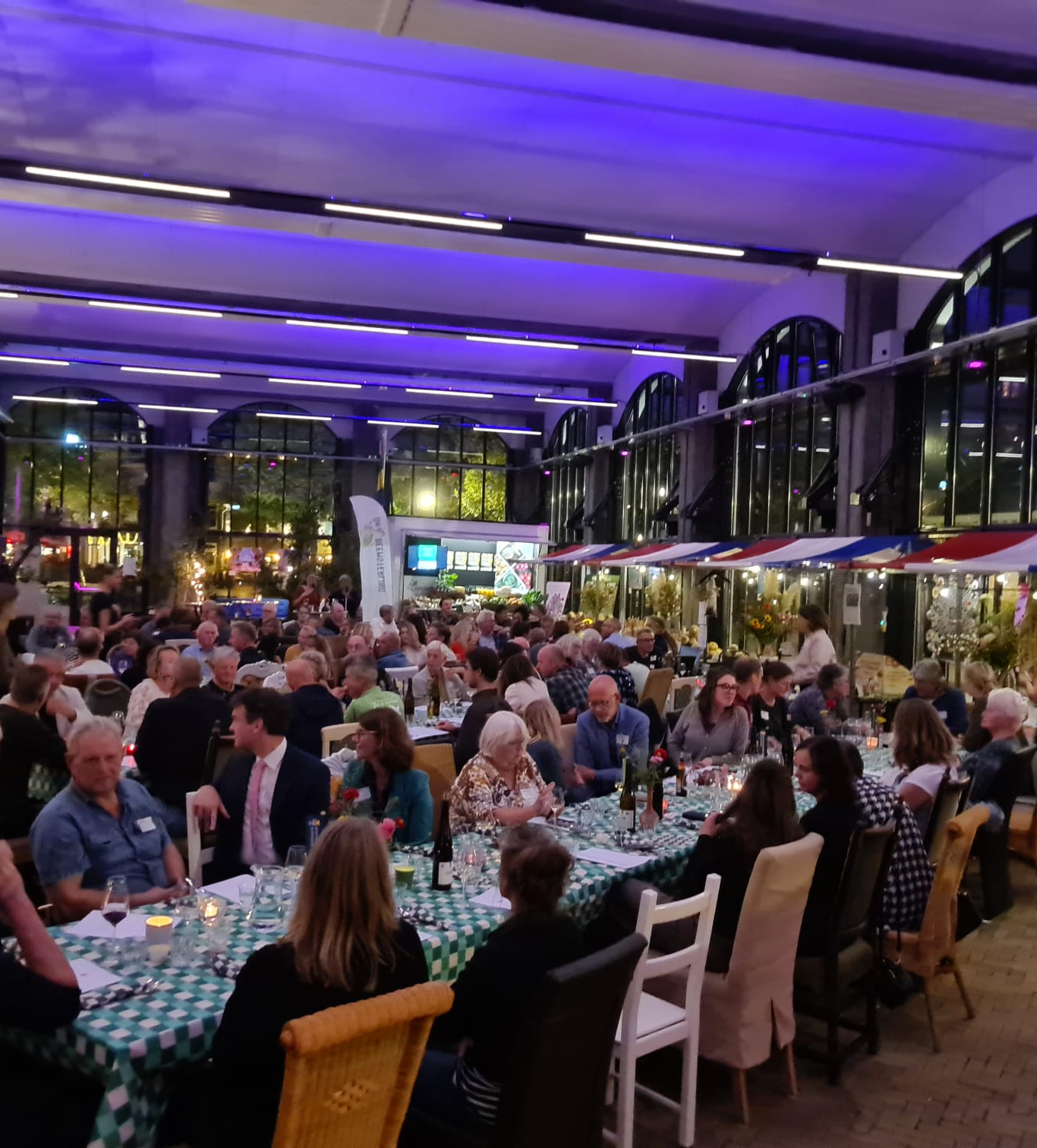 Streekdiner in de zaal